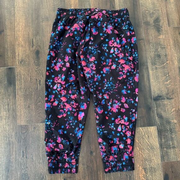 Lululemon Stretch It Out Crop, Dandy Digie Multi, Sz 10, GUC - Picture 7 of 7